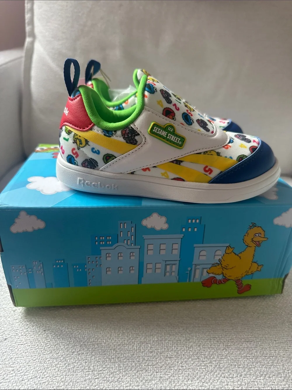 Reebok Kids Sesame Street White, Blue & Multicolor Slip-On Sneakers - new in box